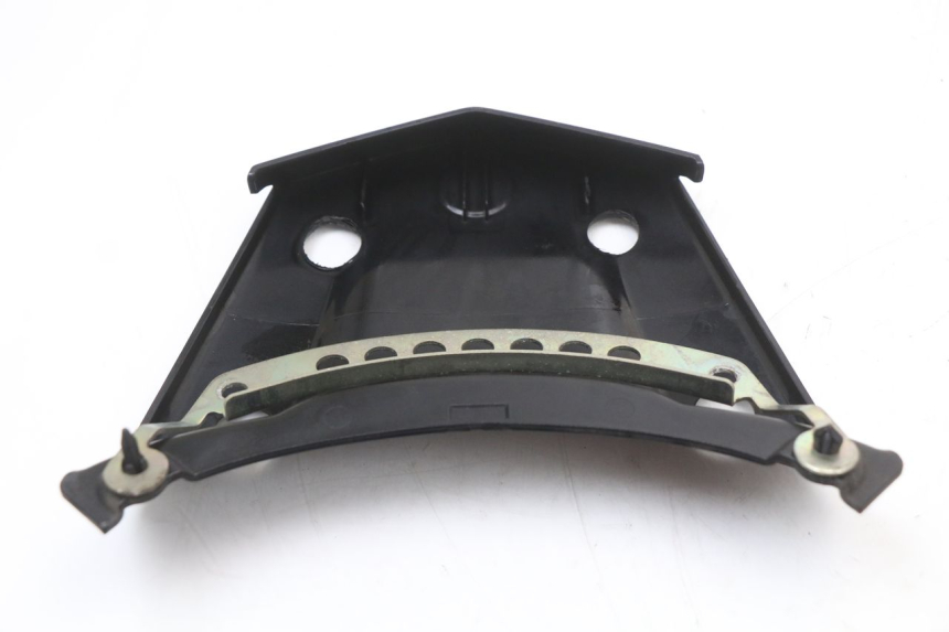 photo de CARENADO TRASERO CONEXION SUPERIOR MBK MW TRYPTIK 125 (2014 - 2016) - Primer plano técnico