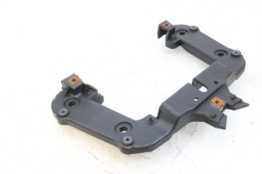 photo de CARENADO TRASERO CONEXION SUPERIOR YAMAHA NEOS NEO'S 4T 50 (2008 - 2016) - Primer plano técnico