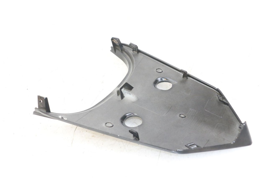 photo de JUNTA CARENADO TRASERO SUPERIOR SYM ORBIT III 3 4T 50 (2018 - 2021) - Otra perspectiva