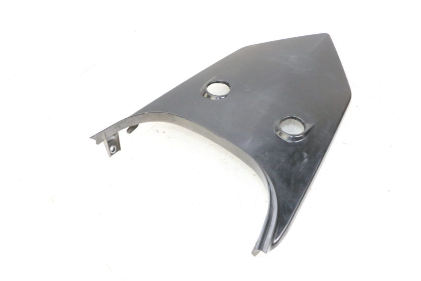 photo de JUNTA CARENADO TRASERO SUPERIOR SYM ORBIT III 3 4T 50 (2018 - 2021) - Primer plano técnico