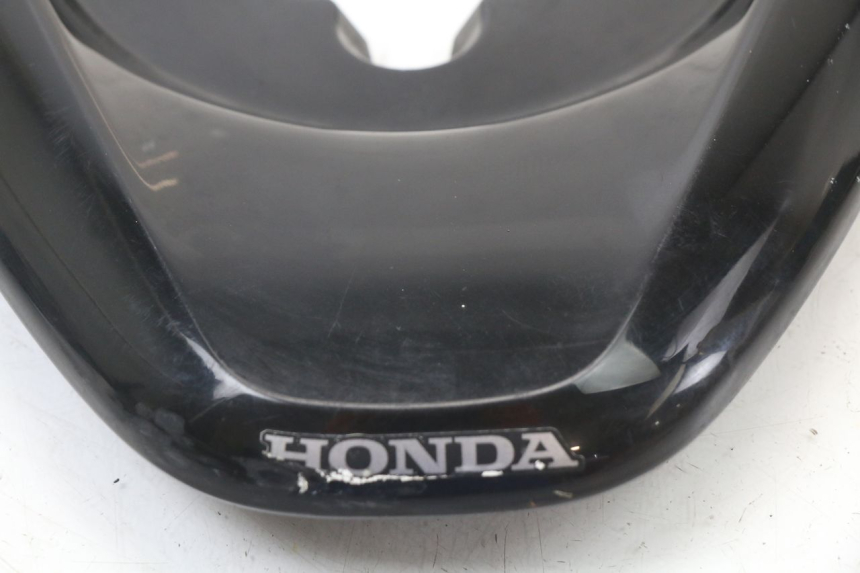 photo de CARENADO TRASERO CONEXION SUPERIOR HONDA PCX (JF28) 125 (2009 - 2011) - Detalles de los puntos de fijación