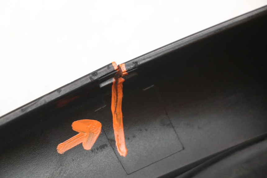 photo de CARENADO TRASERO CONEXION SUPERIOR HONDA PCX (JF28) 125 (2009 - 2011) - Marcados y referencias originales