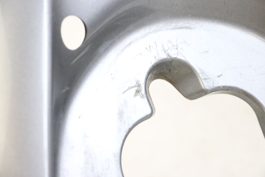 photo de CARENADO TRASERO CONEXION SUPERIOR HONDA PCX (JF47) 125 (2012 - 2013) - Primer plano técnico