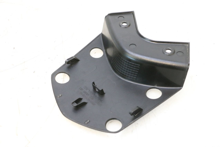 photo de CARENADO TRASERO CONEXION SUPERIOR HONDA PCX (JF57/JF64) 125 (2014 - 2018) - Otra perspectiva