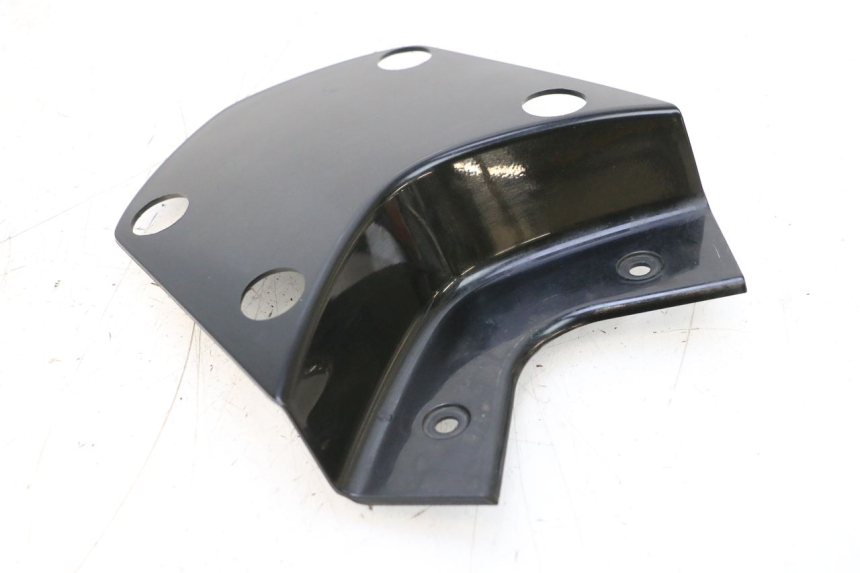 photo de CARENADO TRASERO CONEXION SUPERIOR HONDA PCX (JF57/JF64) 125 (2014 - 2018) - Primer plano técnico