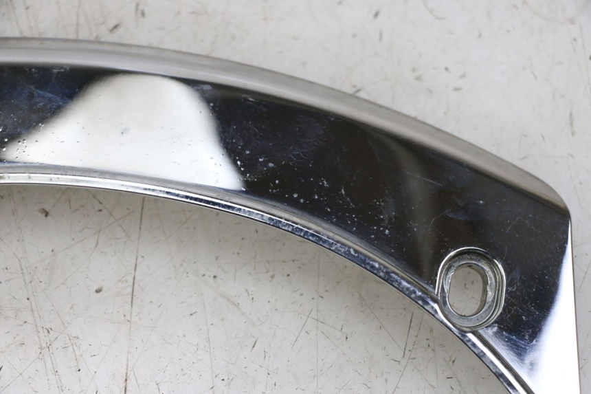 photo de CARENADO TRASERO CONEXION SUPERIOR PEUGEOT SATELIS 125 (2013 - 2018) - Detalle de la pieza