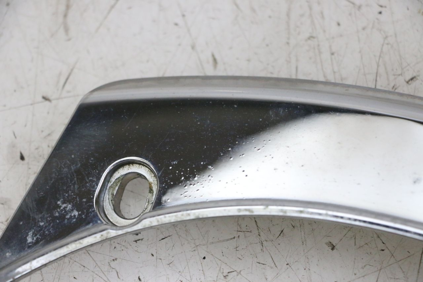 photo de CARENADO TRASERO CONEXION SUPERIOR PEUGEOT SATELIS 125 (2013 - 2018) - Zoom estado de uso