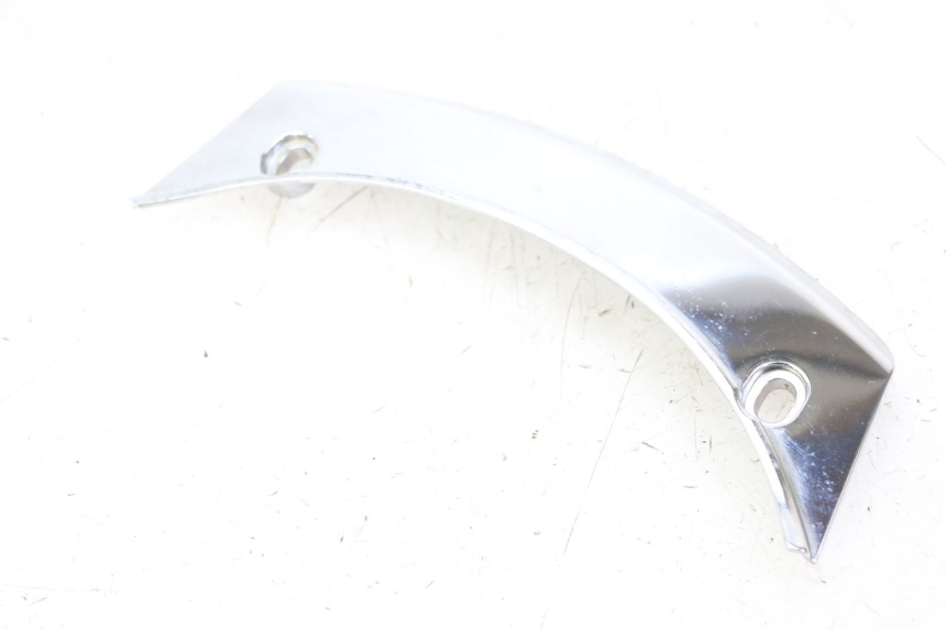 photo de CARENADO TRASERO CONEXION SUPERIOR PEUGEOT SATELIS 125 (2013 - 2018) - Detalles de los puntos de fijación