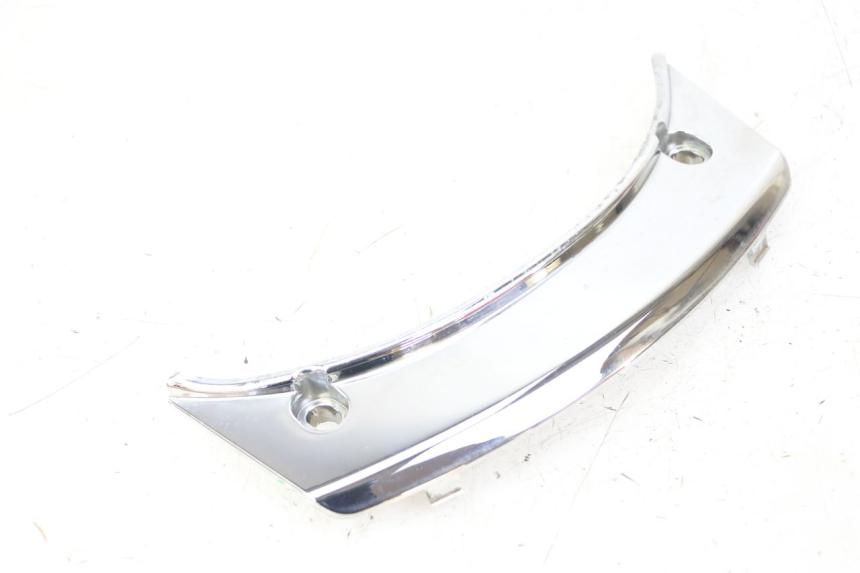 photo de CARENADO TRASERO CONEXION SUPERIOR PEUGEOT SATELIS 125 (2013 - 2018) - Estado de la superficie y material