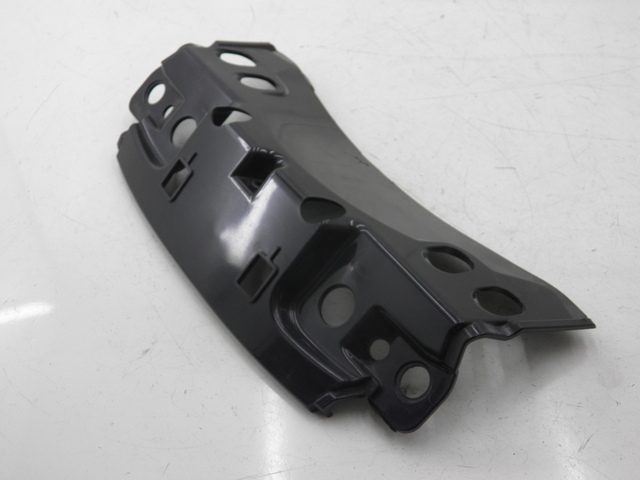 photo de CARENADO TRASERO CONEXION SUPERIOR PIAGGIO MP3 400 (2007 - 2009) - Detalle de la pieza