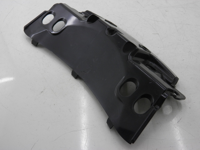 photo de CARENADO TRASERO CONEXION SUPERIOR PIAGGIO MP3 400 (2007 - 2009) - Zoom estado de uso