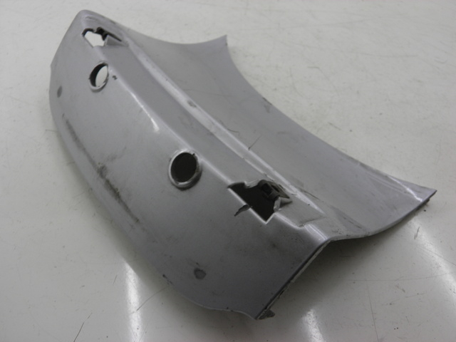 photo de CARENADO TRASERO CONEXION SUPERIOR PIAGGIO X8 STREET 125 (2006 - 2007) - Zoom estado de uso