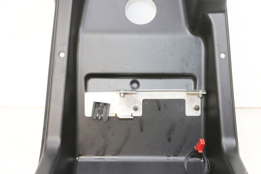 photo de CARENADO TRASERO CONEXION SUPERIOR LIGIER PULSE 3 1 (2014 - 2020) - Recambio usado revisado