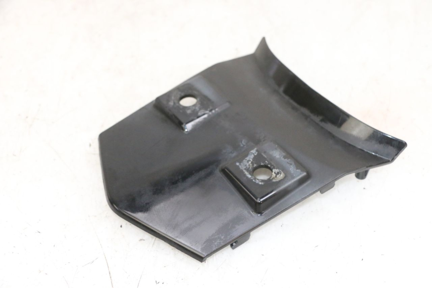 photo de CARENADO TRASERO CONEXION SUPERIOR DAELIM S1 125 (2007 - 2016) - Primer plano técnico