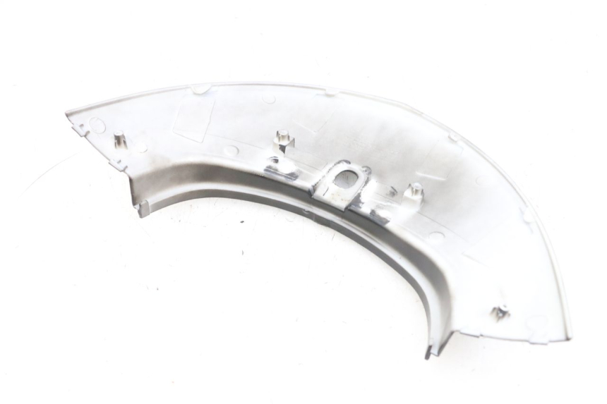 photo de CARENADO TRASERO CONEXION SUPERIOR JM MOTORS SANTANA EVO 50 (2024 - 2026) - Zoom estado de uso