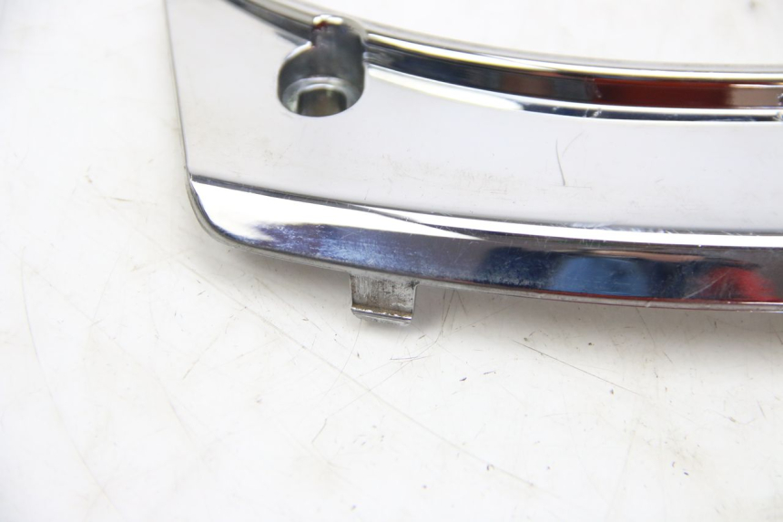 photo de JUNTA CARENADO TRASERO SUPERIOR PEUGEOT SATELIS 125 (2006 - 2009) - Otra perspectiva