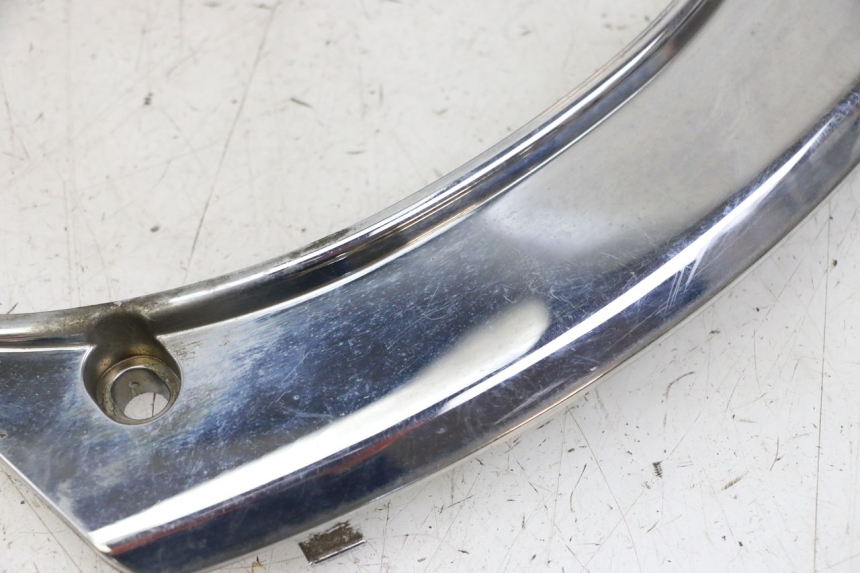 photo de CARENADO TRASERO CONEXION SUPERIOR PEUGEOT SATELIS 125 (2013 - 2018) - Detalle de la pieza