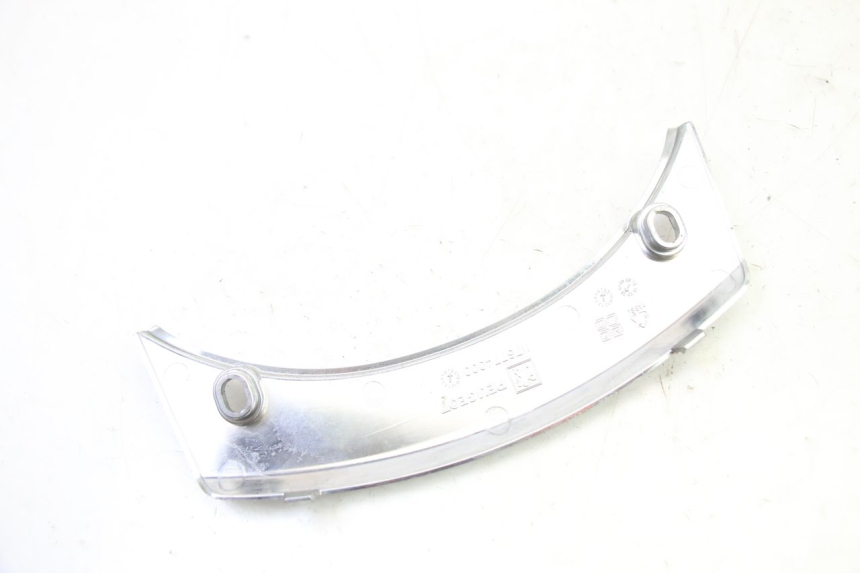 photo de CARENADO TRASERO CONEXION SUPERIOR PEUGEOT SATELIS 250 (2006 - 2012) - Zoom estado de uso