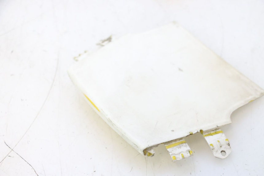 photo de CARENADO TRASERO CONEXION SUPERIOR PEUGEOT SPEEDFIGHT LC 50 (1996 - 2002) - Primer plano técnico