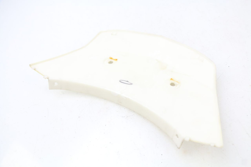 photo de CARENADO TRASERO CONEXION SUPERIOR RAZZO STEED 125 (2012 - 2018) - Primer plano técnico