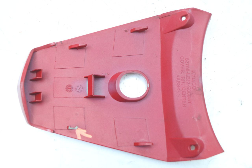 photo de CARENADO TRASERO CONEXION SUPERIOR KYMCO SUPER 8 4T 50 (2021 - 2024) - Primer plano técnico