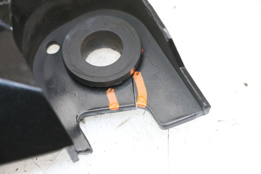 photo de CARENADO TRASERO CONEXION SUPERIOR SUZUKI SV S 650 (1999 - 2002) - Vista general del producto