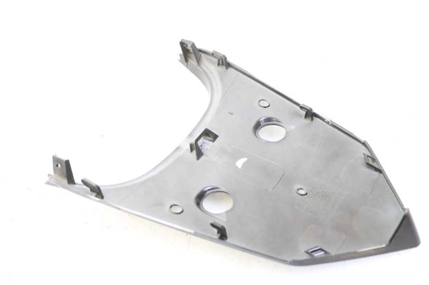 photo de JUNTA CARENADO TRASERO SUPERIOR SYM ORBIT III 3 4T 50 (2018 - 2021) - Otra perspectiva