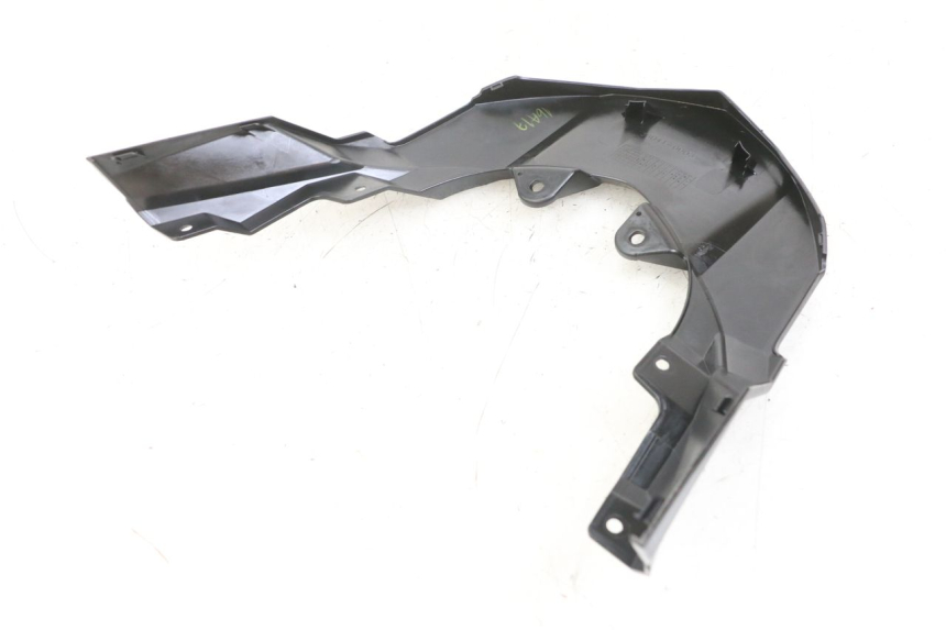 photo de JUNTA CARENADO TRASERO SUPERIOR KAWASAKI VERSYS ABS 650 (2015 - 2018) - Primer plano técnico