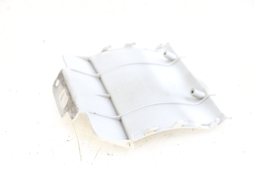 photo de CARENADO TRASERO CONEXION SUPERIOR DAELIM VJ ROADWIN FI 125 (2008 - 2017) - Zoom estado de uso