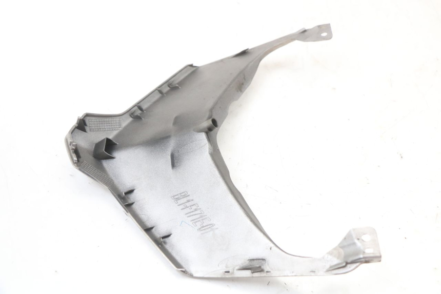 photo de JUNTA DE CARENADO TRASERO SUPERIOR YAMAHA XMAX X-MAX ABS 125 (2017 - 2020) - Detalles de los puntos de fijación