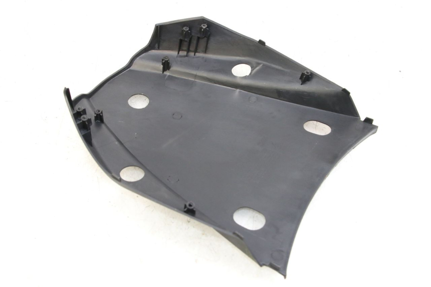 photo de JUNTA DE CARENADO TRASERO SUPERIOR SYM X-PRO 4T 50 (2014 - 2021) - Otra perspectiva