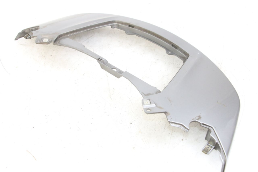 photo de JUNTA CARENADO TRASERO SUPERIOR PIAGGIO X10 125 (2012 - 2017) - Detalles de los puntos de fijación