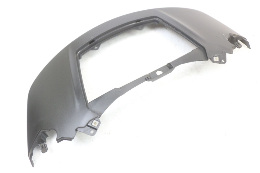 photo de JUNTA CARENADO TRASERO SUPERIOR PIAGGIO X10 125 (2012 - 2017) - Detalles de los puntos de fijación