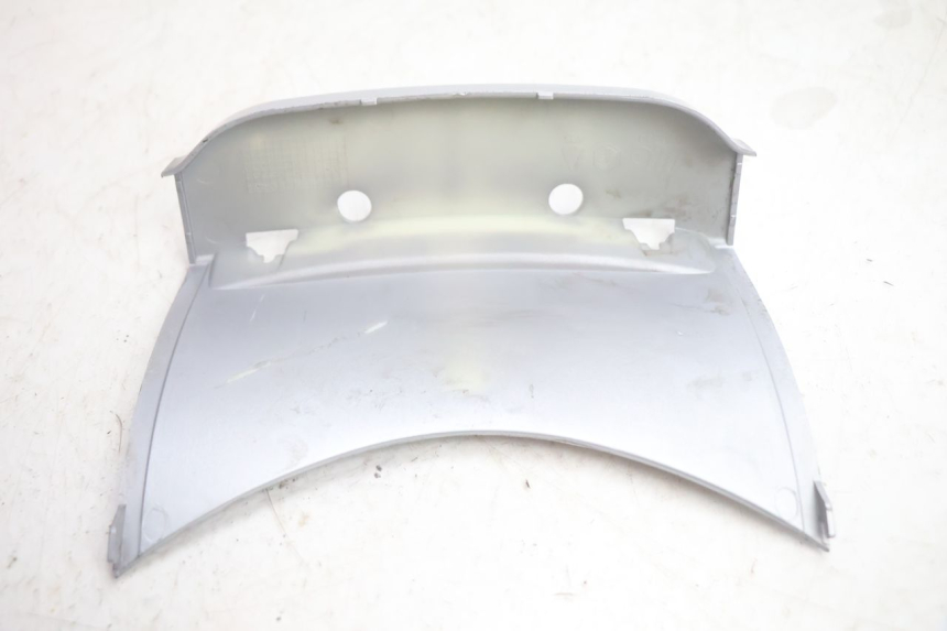 photo de CARENADO TRASERO CONEXION SUPERIOR PIAGGIO X8 STREET 125 (2006 - 2007) - Detalles de los puntos de fijación