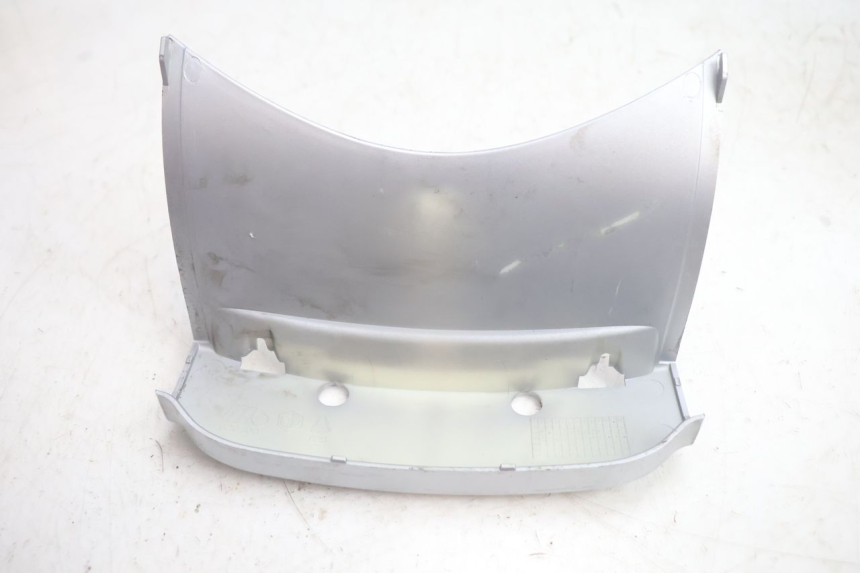 photo de CARENADO TRASERO CONEXION SUPERIOR PIAGGIO X8 STREET 125 (2006 - 2007) - Estado de la superficie y material