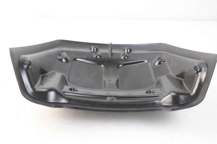 photo de CARENADO TRASERO CONEXION SUPERIOR PIAGGIO X8 125 (2004 - 2007) - Zoom estado de uso