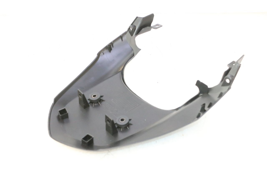 photo de CARENADO TRASERO CONEXION SUPERIOR HONDA XLV VARADERO 125 (2007 - 2012) - Primer plano técnico