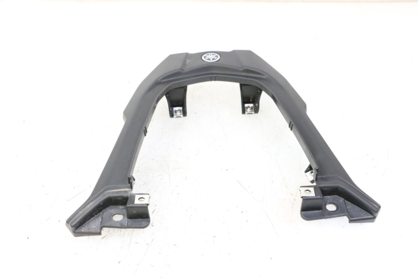 photo de CARENADO TRASERO CONEXION SUPERIOR YAMAHA TRACER 7 700 (2020 - 2024) - Primer plano técnico