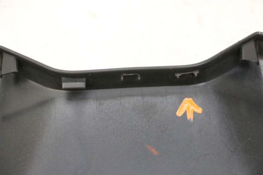 photo de CARENADO TRASERO CONEXION SUPERIOR YAMAHA YP T-MAX TMAX 530 (2017 - 2020) - Otra perspectiva