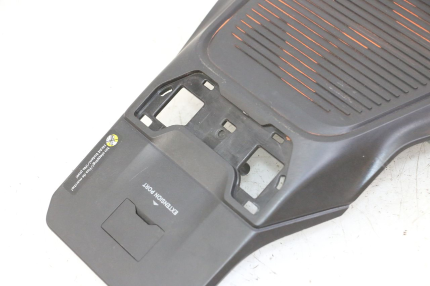 photo de CARENADO TRASERO CONEXION SUPERIOR SEGWAY NINEBOT ZT3 PRO 1 - Zoom estado de uso