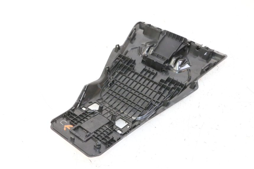 photo de CARENADO TRASERO CONEXION SUPERIOR SEGWAY NINEBOT ZT3 PRO 1 - Detalles de los puntos de fijación