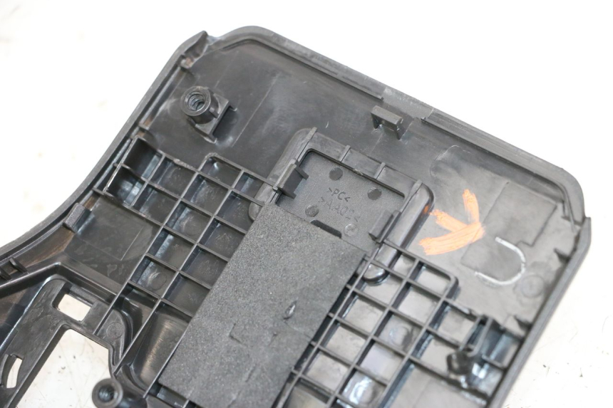 photo de CARENADO TRASERO CONEXION SUPERIOR SEGWAY NINEBOT ZT3 PRO 1 - Marcados y referencias originales