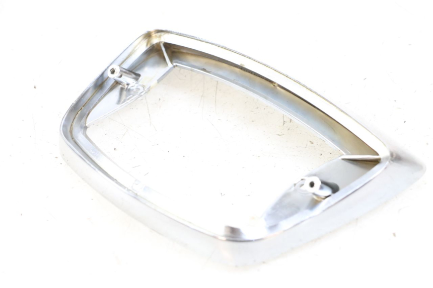 photo de Unión de carenado trasero PIAGGIO VESPA LX 125 (2005 - 2010) - Vista principal