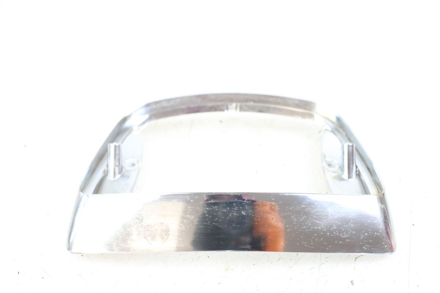 photo de Unión de carenado trasero PIAGGIO VESPA LX 125 (2005 - 2010) - Primer plano técnico