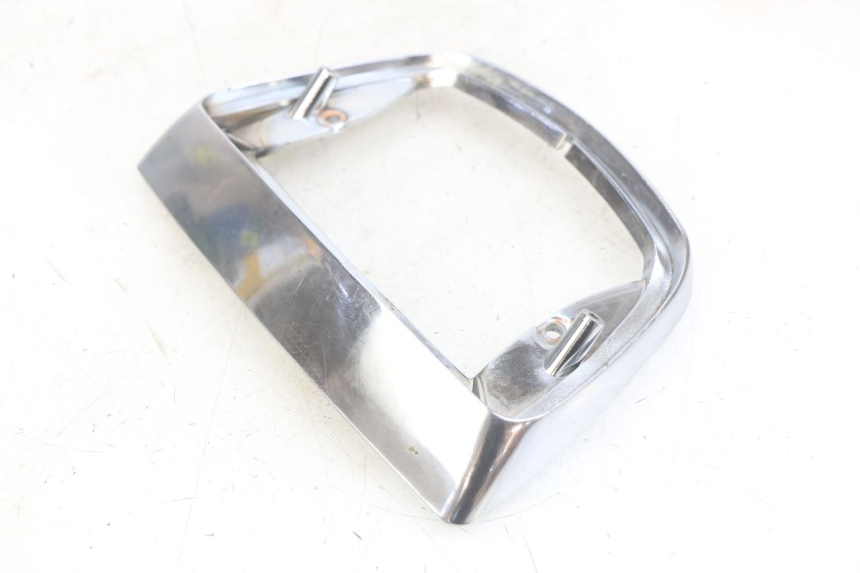 photo de JUNTA DE CARENAJE TRASERO PIAGGIO VESPA S 2T 50 (2007 - 2014) - Zoom estado de uso