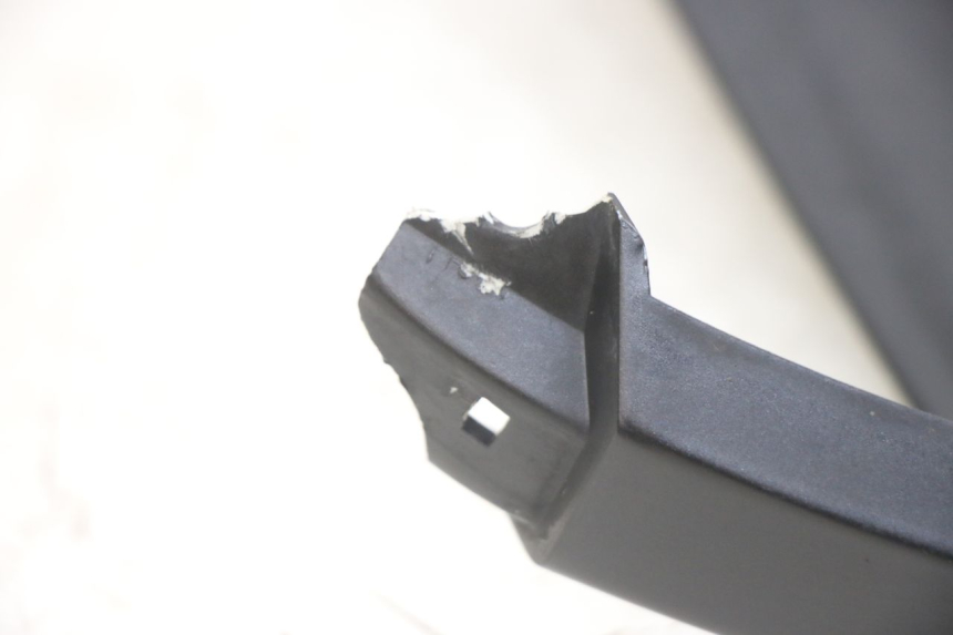 photo de UNIóN DE CARENADO TRASERO YAMAHA X-MAX XMAX 250 (2006 - 2009) - Zoom estado de uso