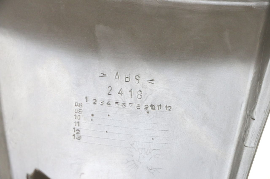 photo de UNIóN DE CARENADO TRASERO. YAMAHA XMAX X-MAX 125 (2006 - 2009) - Detalle de la pieza