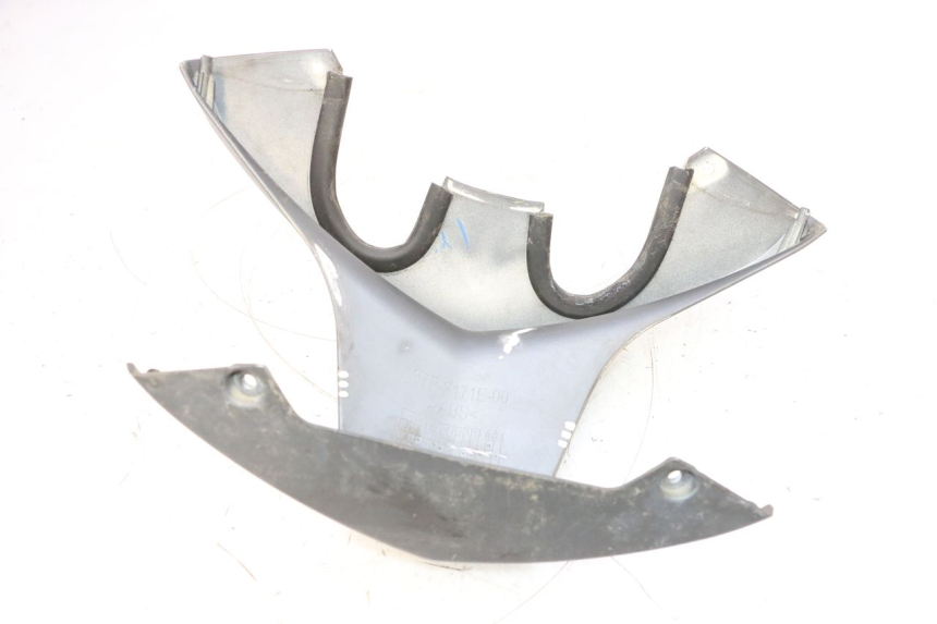 photo de UNIóN DE CARENADO TRASERO YAMAHA X-MAX XMAX 125 (2010 - 2013) - Primer plano técnico