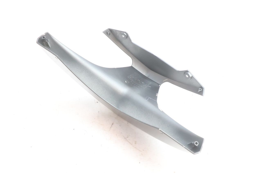 photo de UNIóN DE CARENADO TRASERO YAMAHA X-MAX XMAX 125 (2010 - 2013) - Primer plano técnico