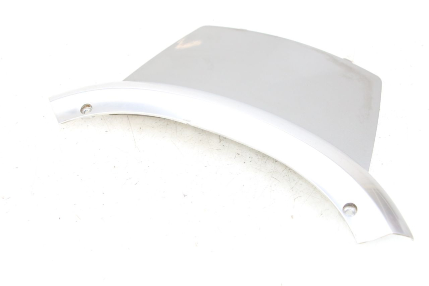 photo de UNIóN DE CARENADO TRASERO. PIAGGIO X10 125 (2012 - 2017) - Primer plano técnico